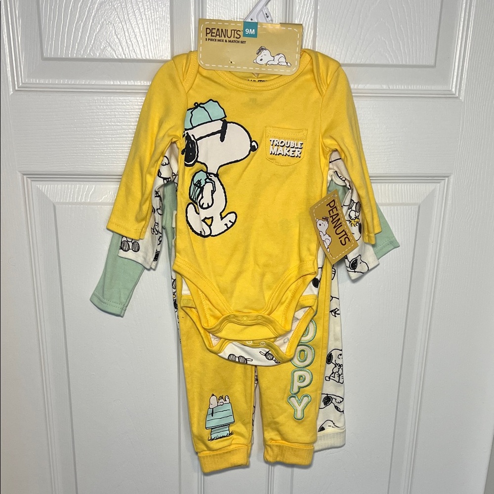 Peanuts Snoopy Yellow and Green Baby Outfit sets